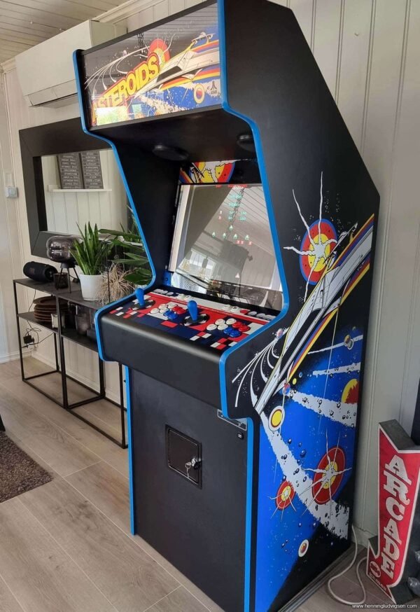 1979 Asteroids Arcade Machine by Atari - Image 3